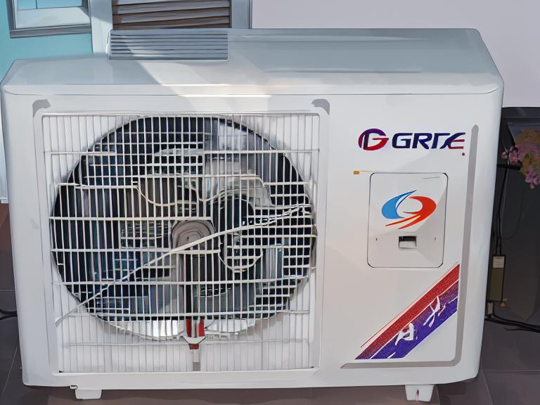 空調一開就噼里啪啦的響是怎么回事？